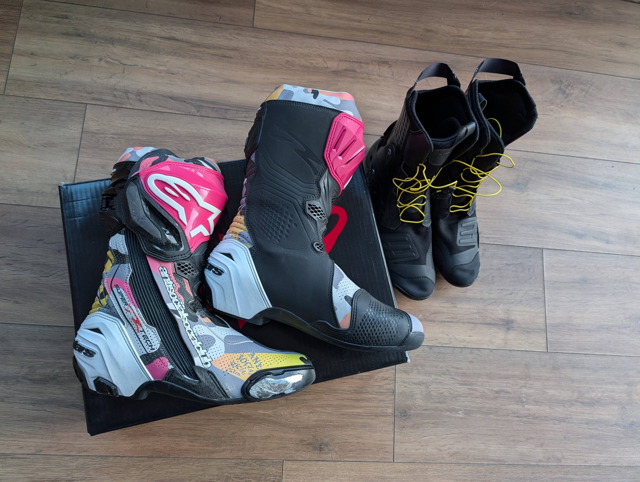 Alpinestars Supertech R Assc boots for sale
