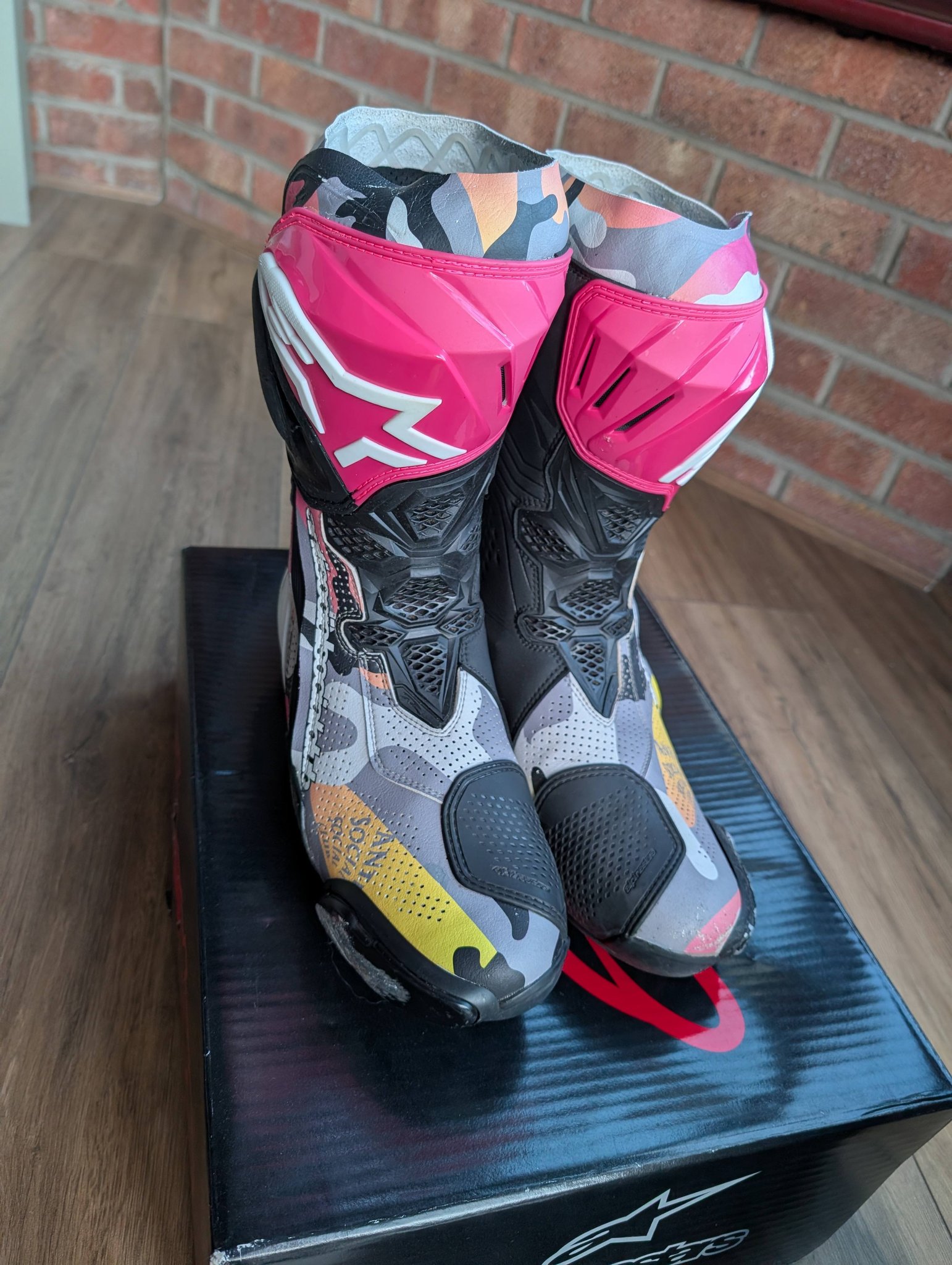 Alpinestars Supertech R Assc boots for sale