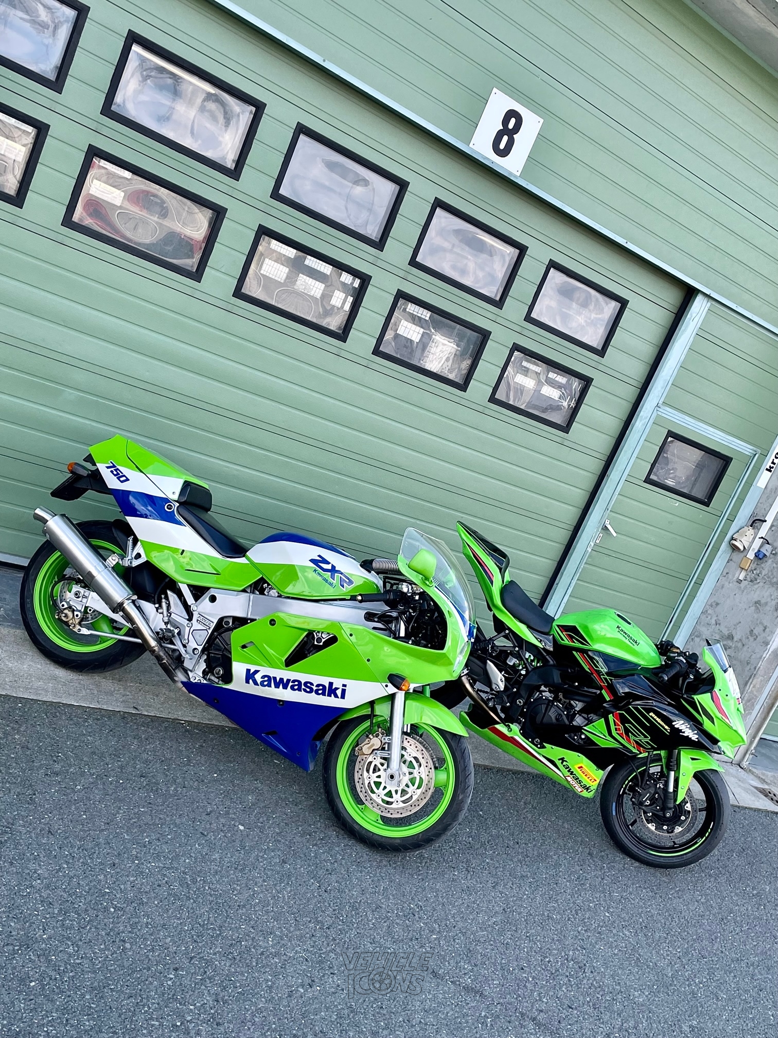 ZXR Ninja generations side by side💥 When Kawasaki