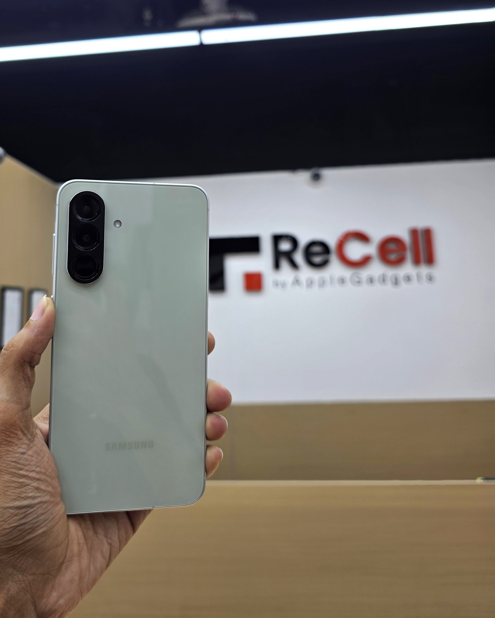 ReCell - Mid Budget-এ Used Flagship Experience খুঁজছেন?... | Facebook