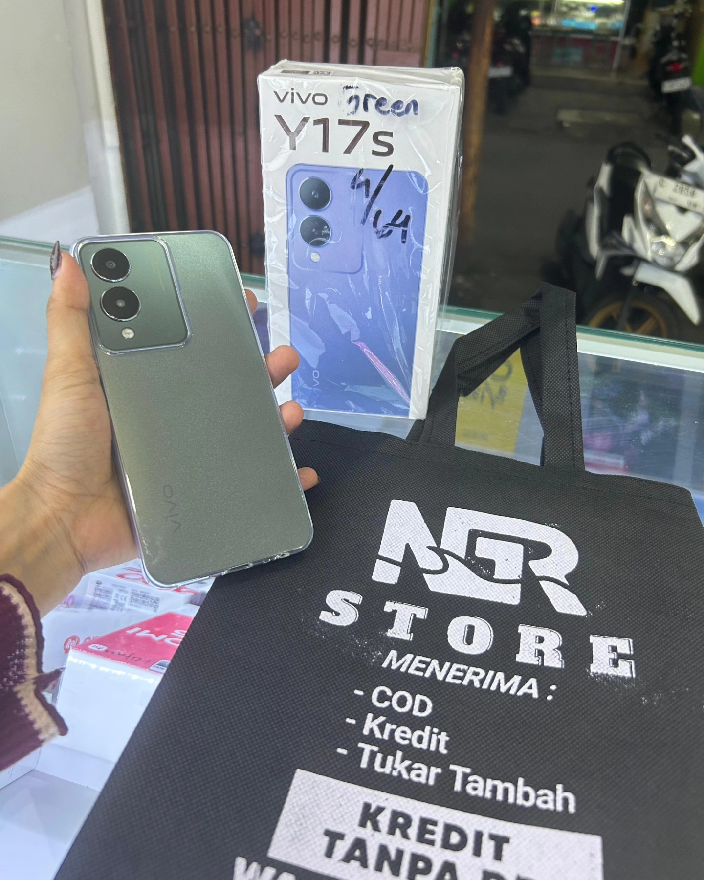 Ngr Storee - Harga 1,300 dapat hp vivo super komplit😱😻... | Facebook