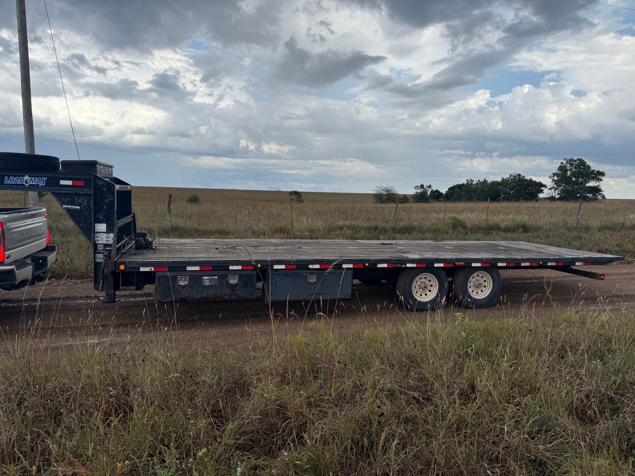 2015 Load Max 26 ft full tilt with winch