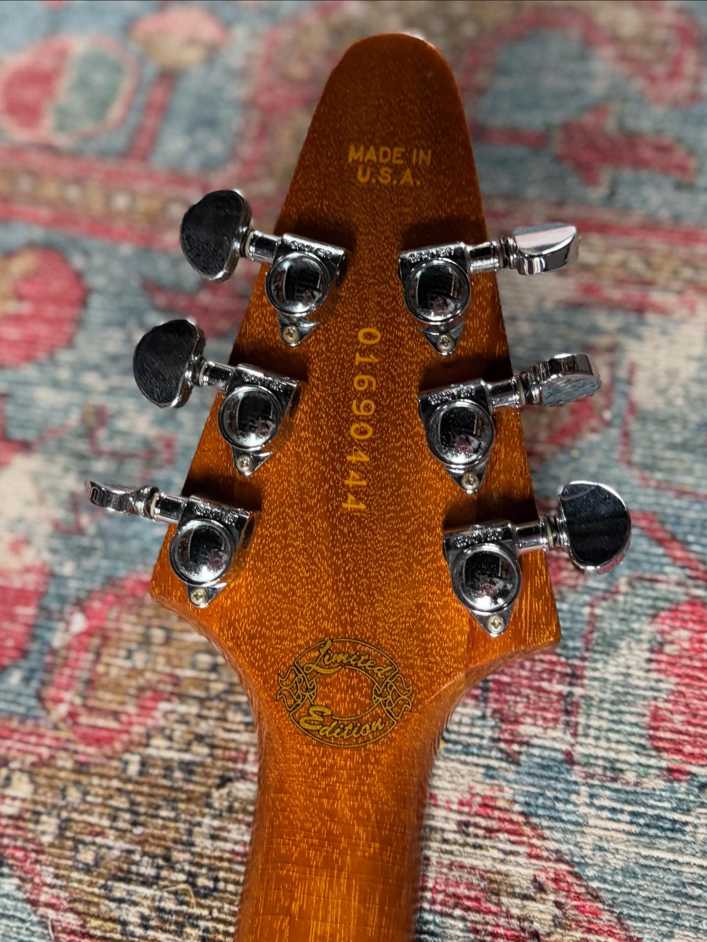 Phenominal 2000 Gibson Flying V '98 Limited Edition in natural