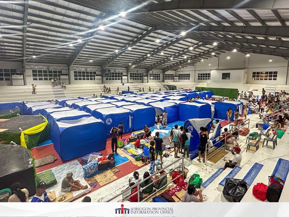 BICOLNEWS.com - 244 FAMILIES EVACUATED IN SORSOGON, AS TYPHOON “UWAN ...