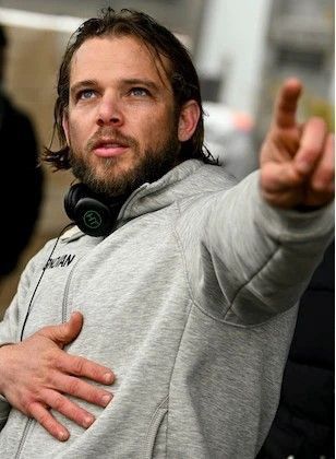 Max thieriot main fans page | Merry Christmas to all my dear fans and ...