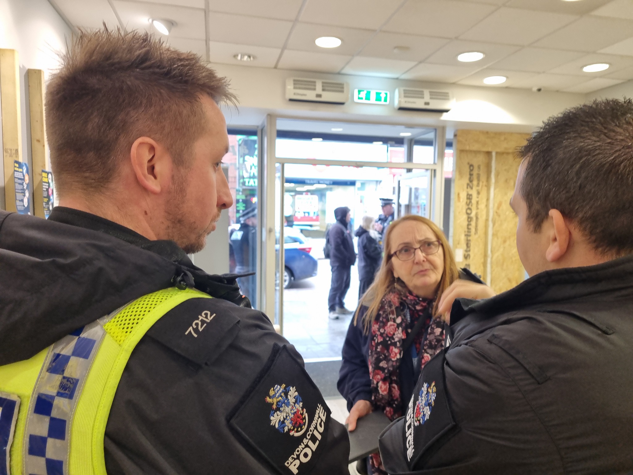 Cllr - Police Pop Up Shop 👮‍♂️👮‍♀️🚓 The first Torquay Police pop up ...