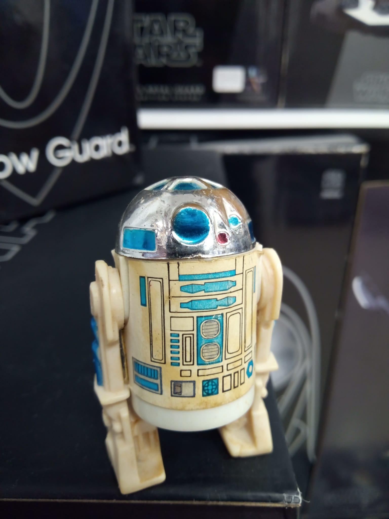 My first 1977 Hong Kong R2D2 ! The head dome is not in the best