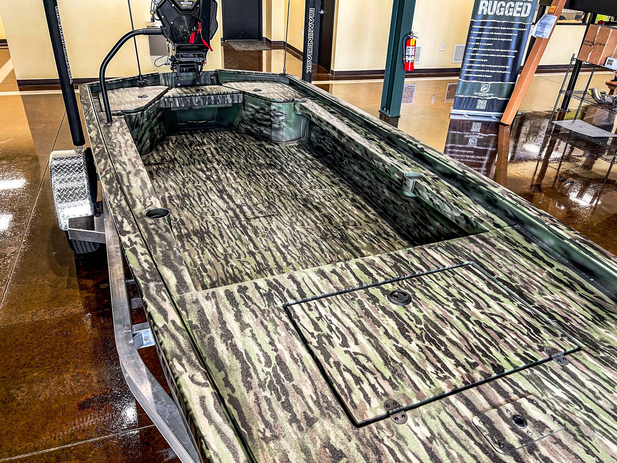 Diamondback Mud Rattler boat with Realtree paint job and Gator