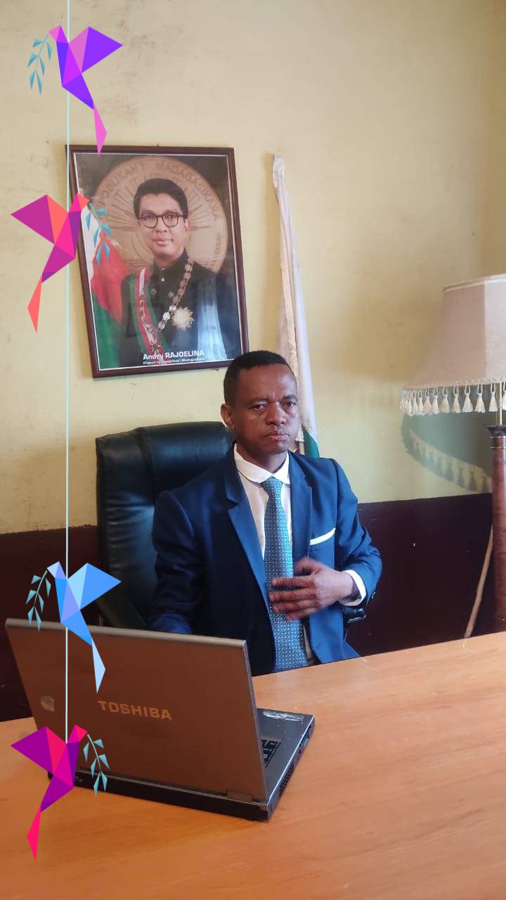 Jean - Mivavaka ho an'ny ray rehetra aho, Amin'ny adidy eo anivon'ny ...