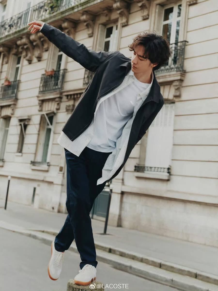 user_07f11068さん　専用　王一博 王一博- 王一博added a new photo.