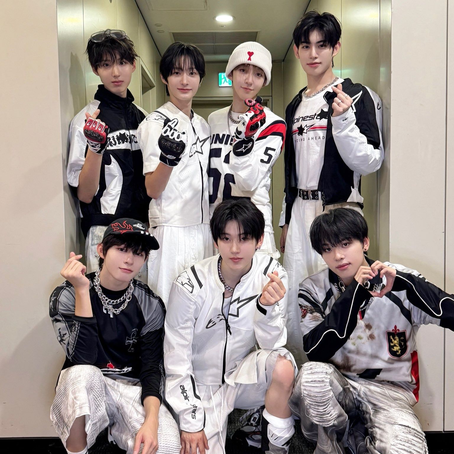 250525 KICKFLIP 🛹 📸 GREENROOM SELFIE ON KCON JAPAN 2025