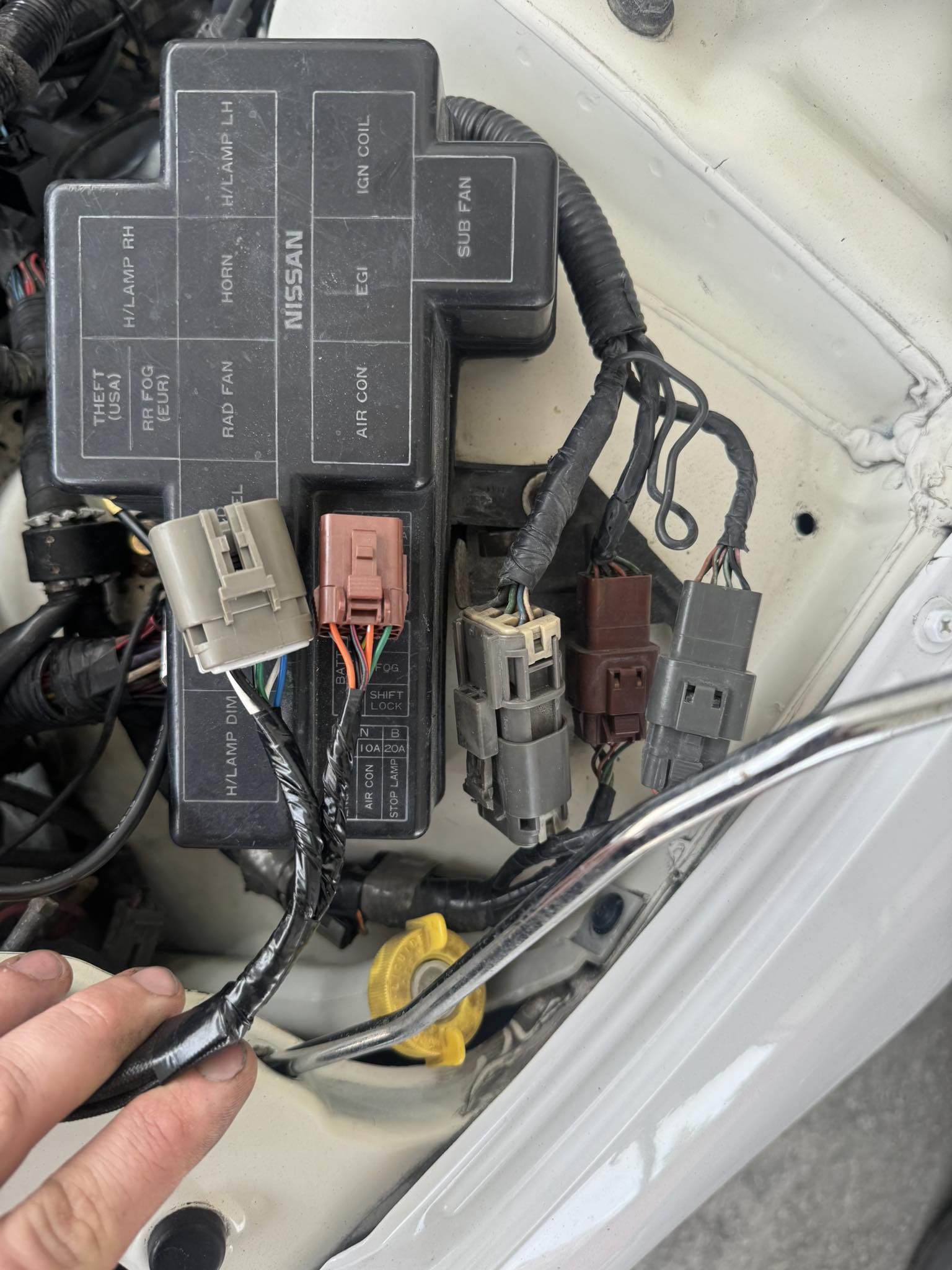 What is the purpose of the grey 8 wire plug in a Z1 replacement