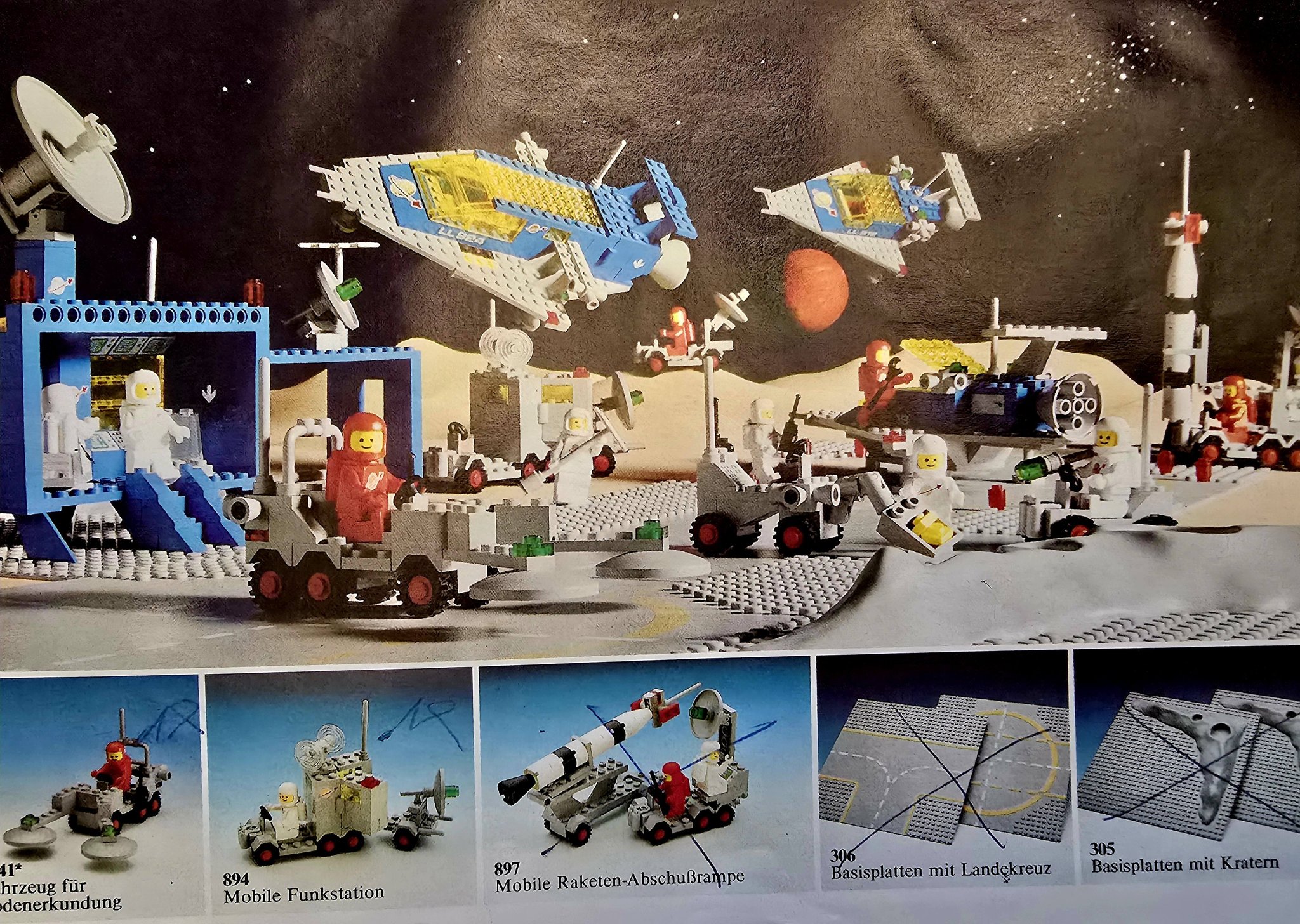 1989 LEGOLAND Space fold-out product catalogue.