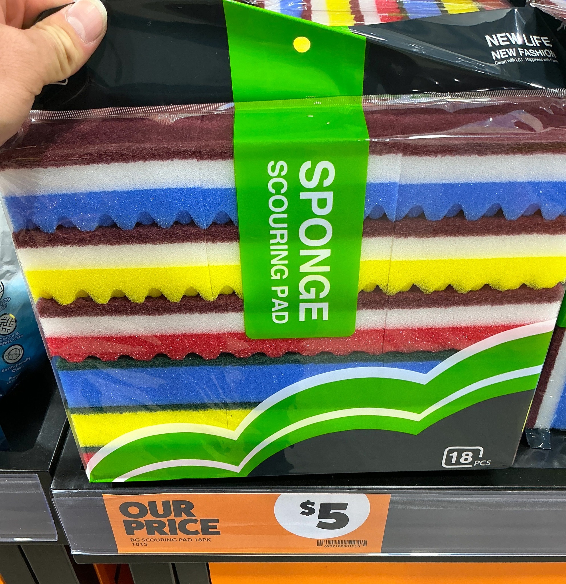 Ten - Cleaning jobs, sorted 🤩🧽 This 18-pack of sponge scouring pads is ...