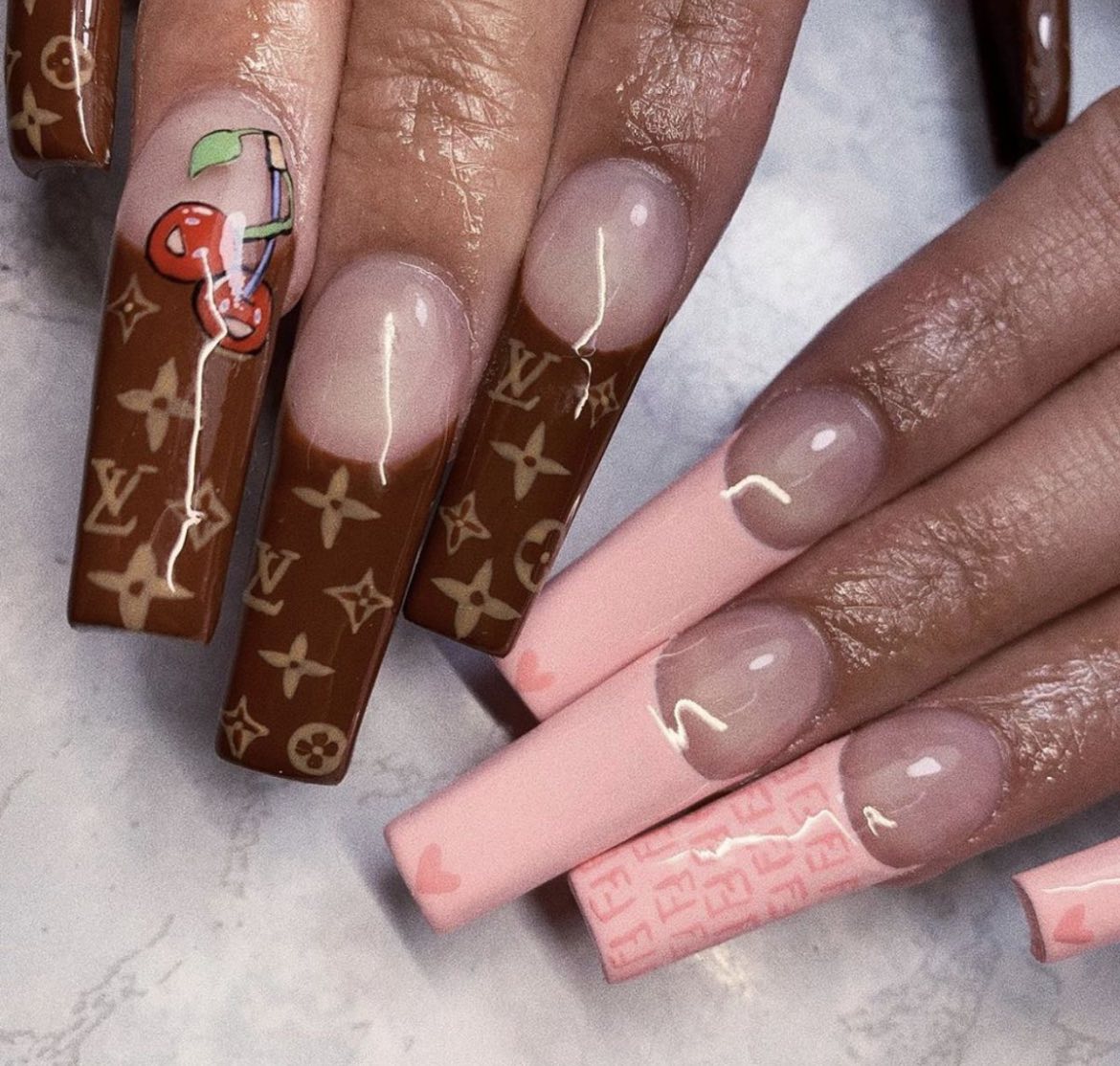 We offer a wider range of branded nail sets, such as this Louis