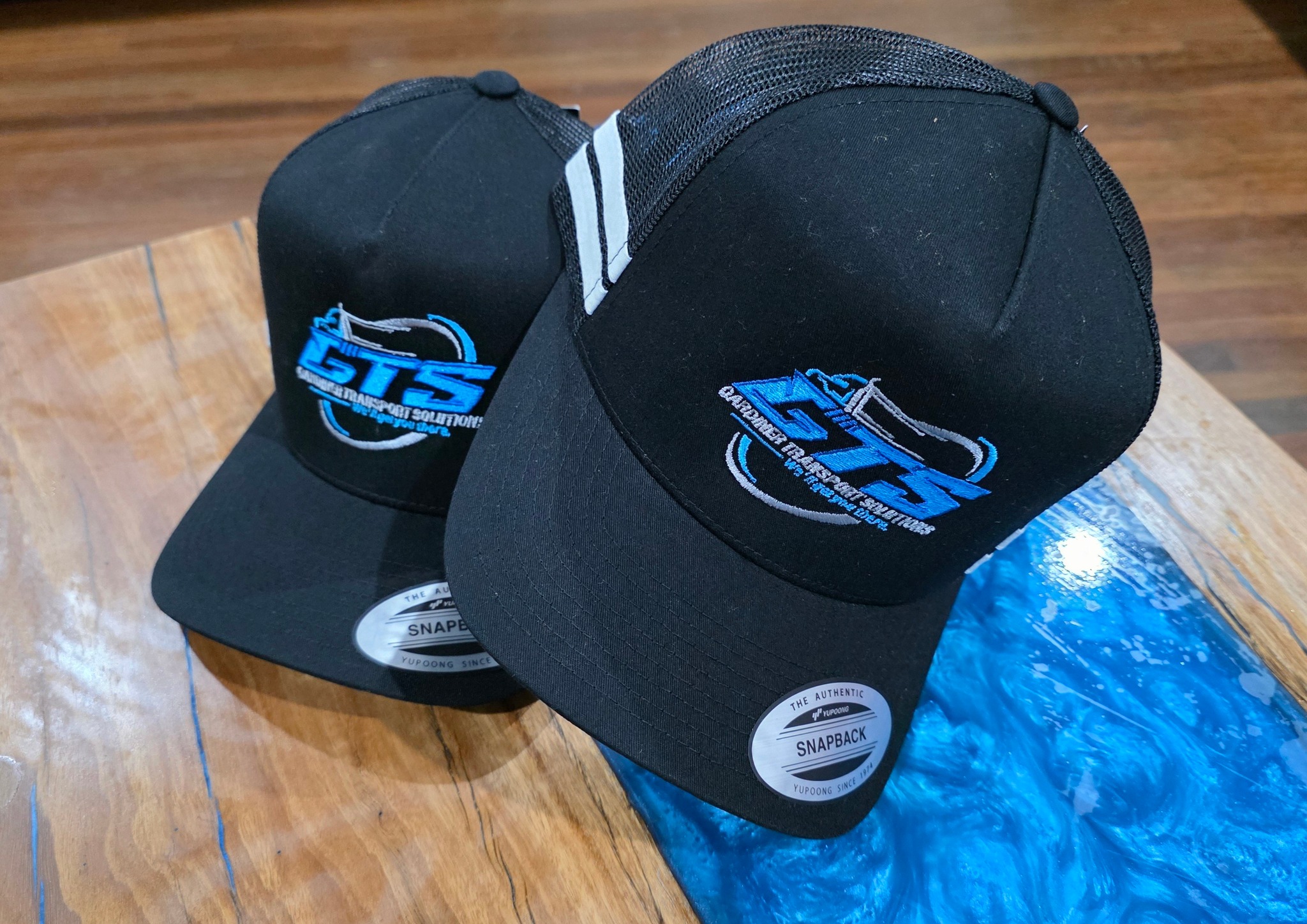 Your new everyday hat has arrived. 👊 On The Brim — White/Black