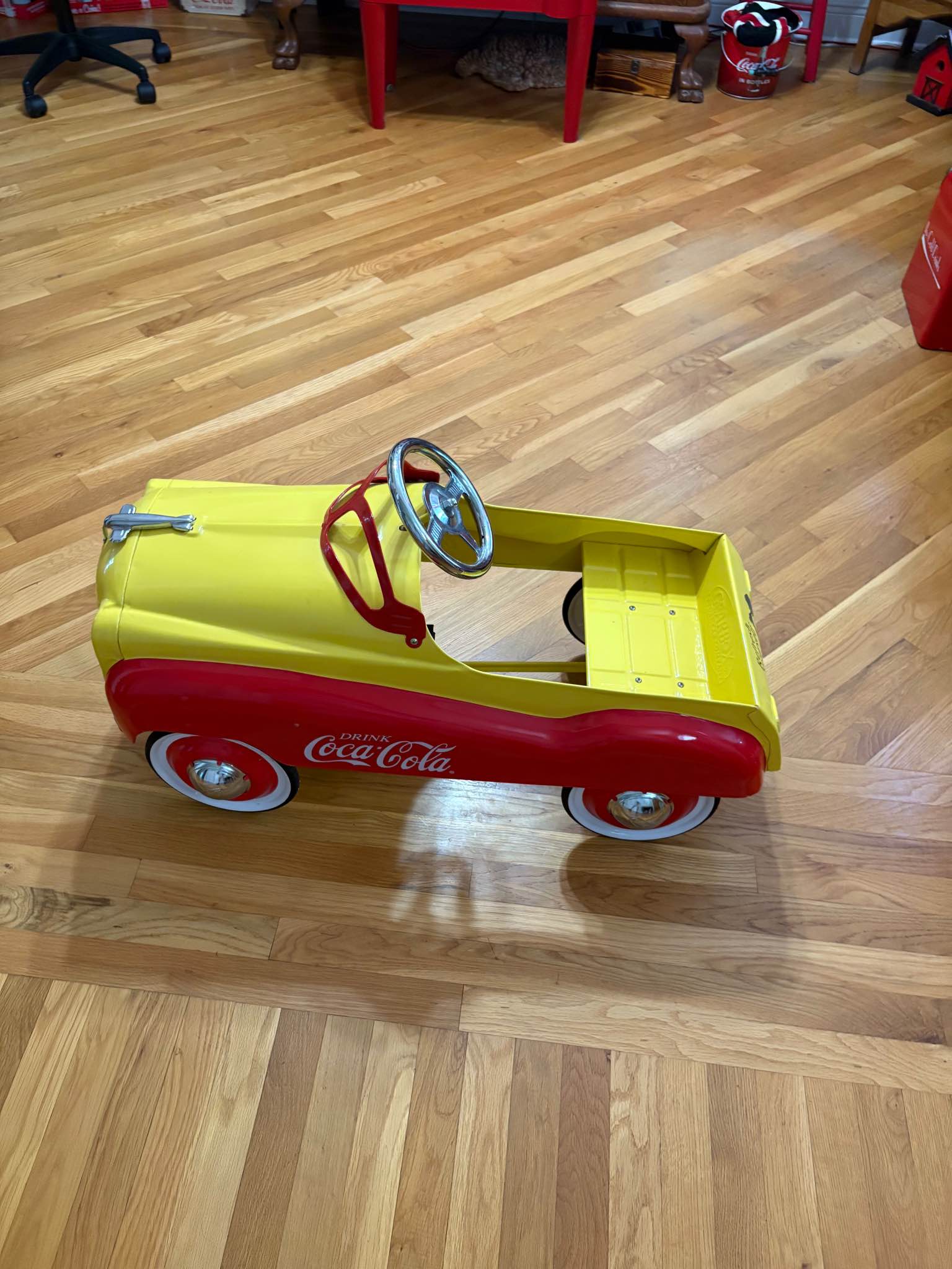 Limited Edition of 10,000 Coca-Cola Die-Cast 1:6 Scale Miniature 