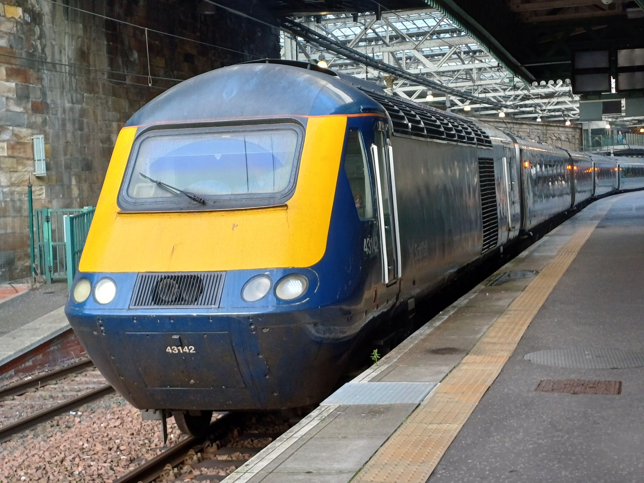 Pair of Class 43 trains spotted at Edinburgh Waverly