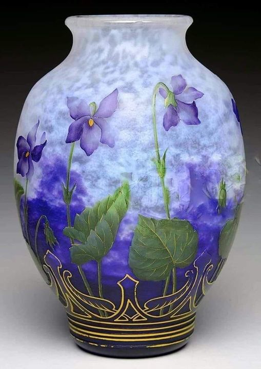 Daum Nancy Art Deco vase from 1930s