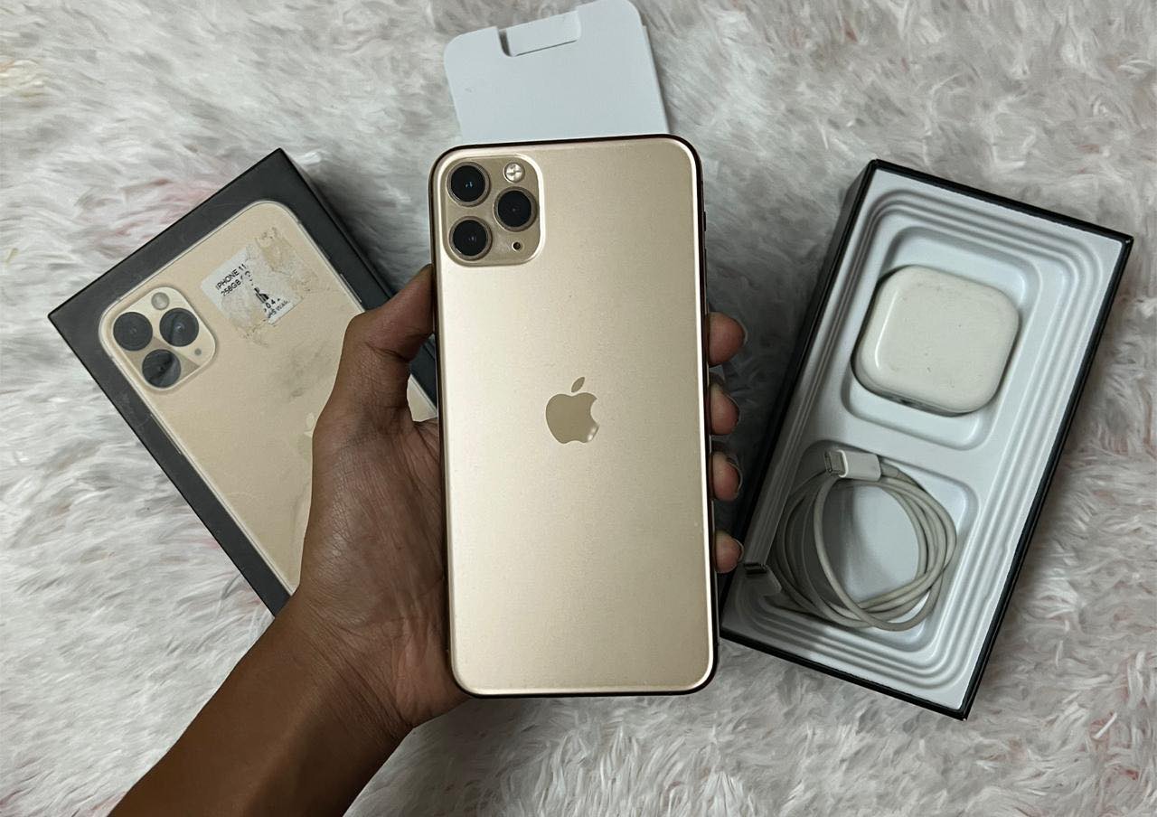 IPHONE 11 PRO MAX [ GOLD ? ]