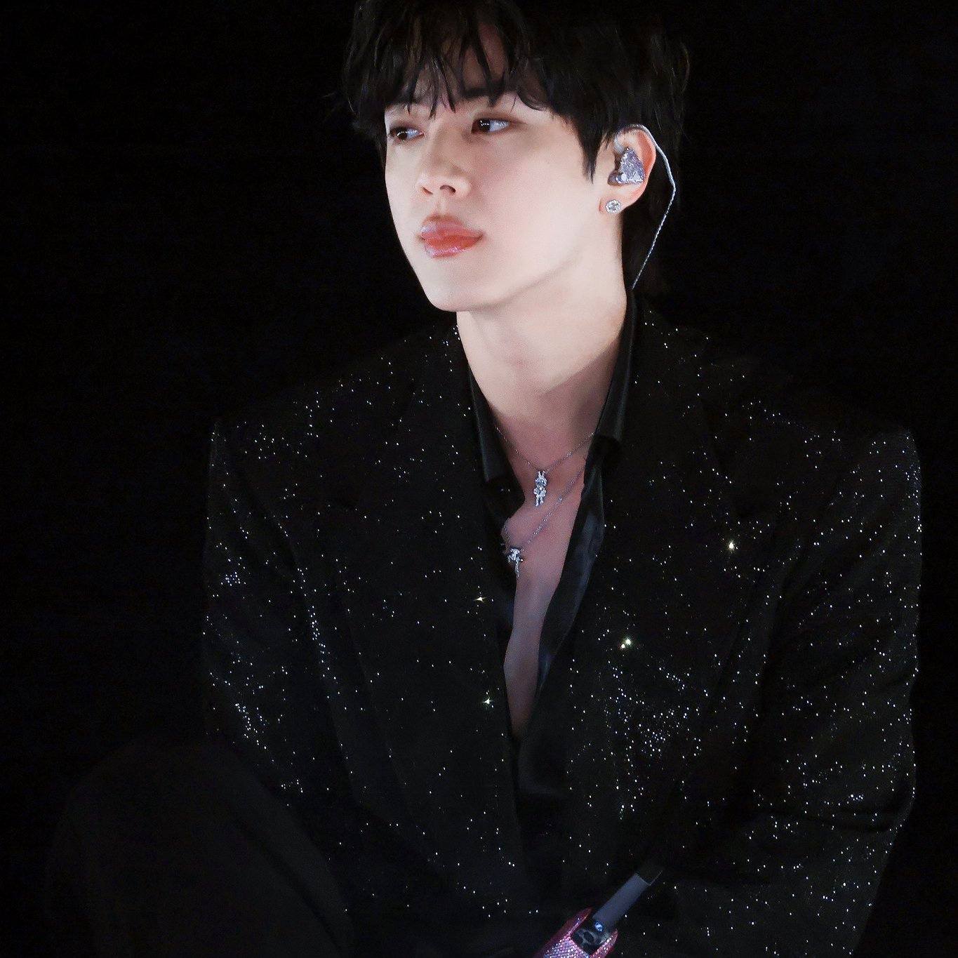 Jin wins K-pop award at 2025 Customer Trust awards