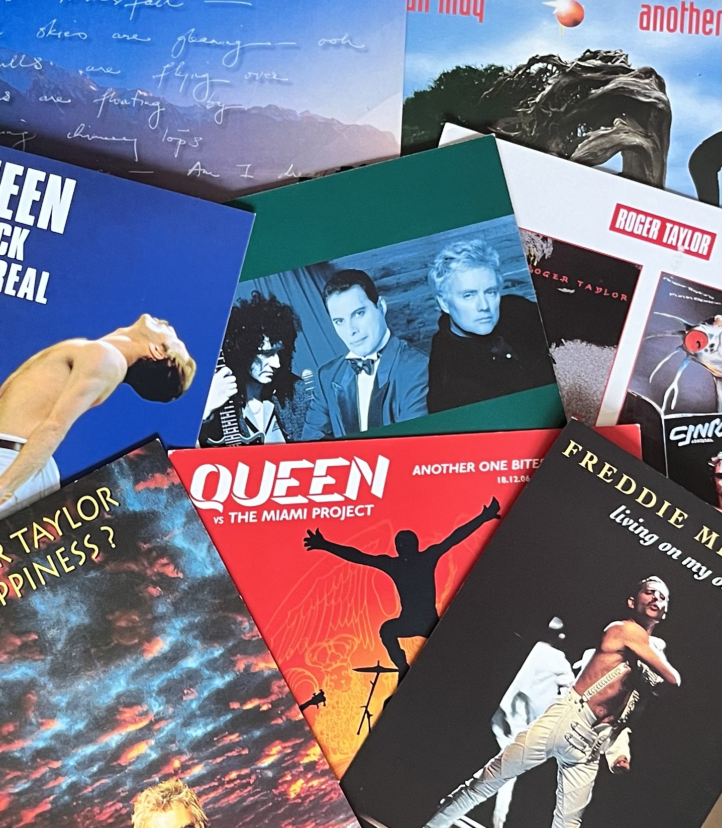 QUEEN 初期 ポスター B2サイズ vintage 👑 Vintage Queen Posters – First Drop Available Now! The first