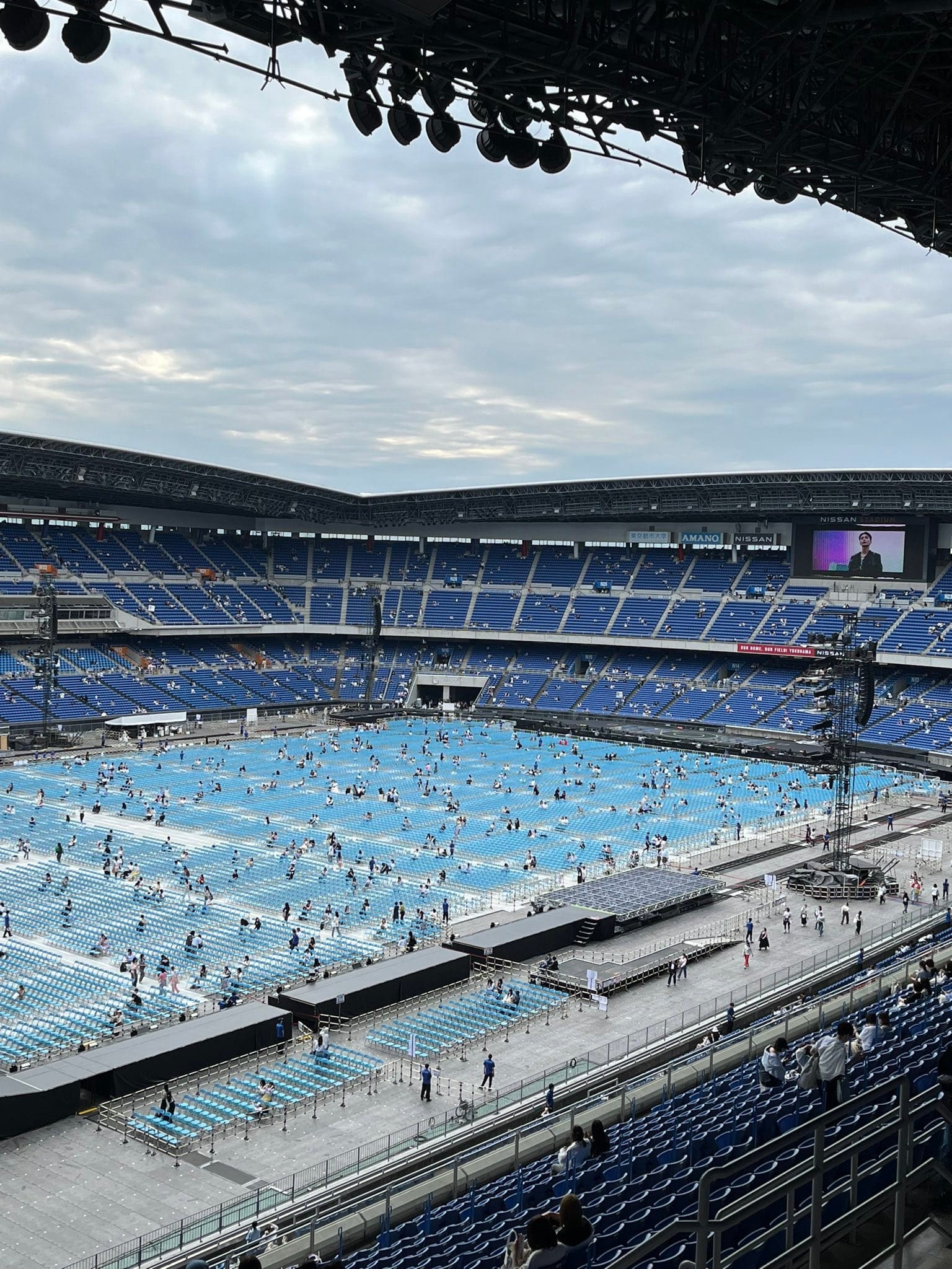 Seventeen live at Nissan Stadium