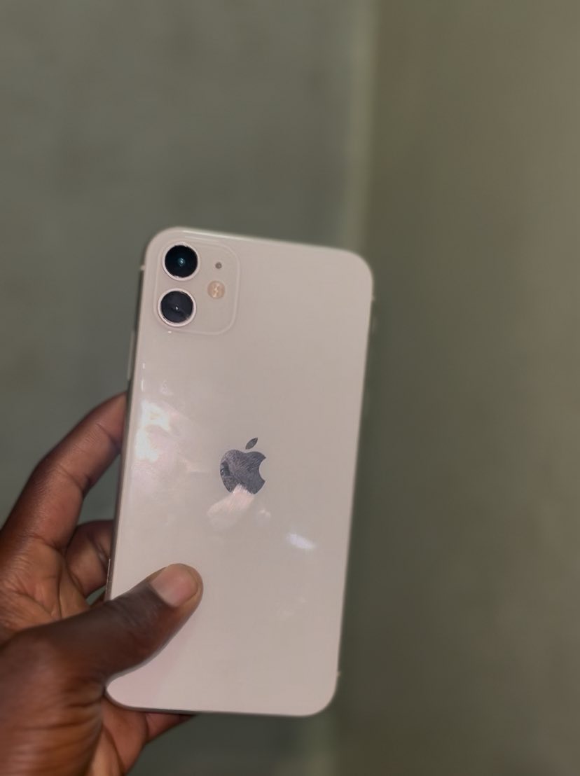 Get this iPhone11 64Gb fully functional battery health 85% Face ID