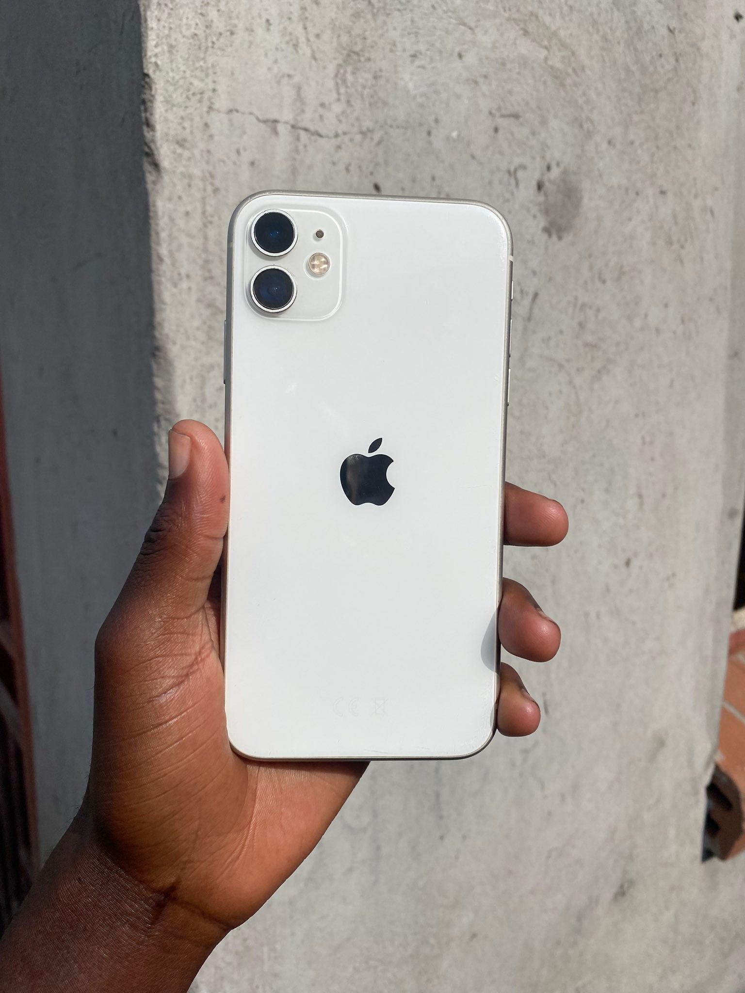 Get this iPhone11 64Gb fully functional battery health 85% Face ID