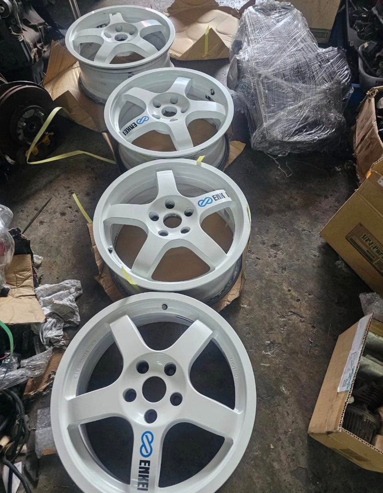 Enkei Tarmac WRC 17 8JJ ET35 5x114.3 Was taken out from Evo4 Made