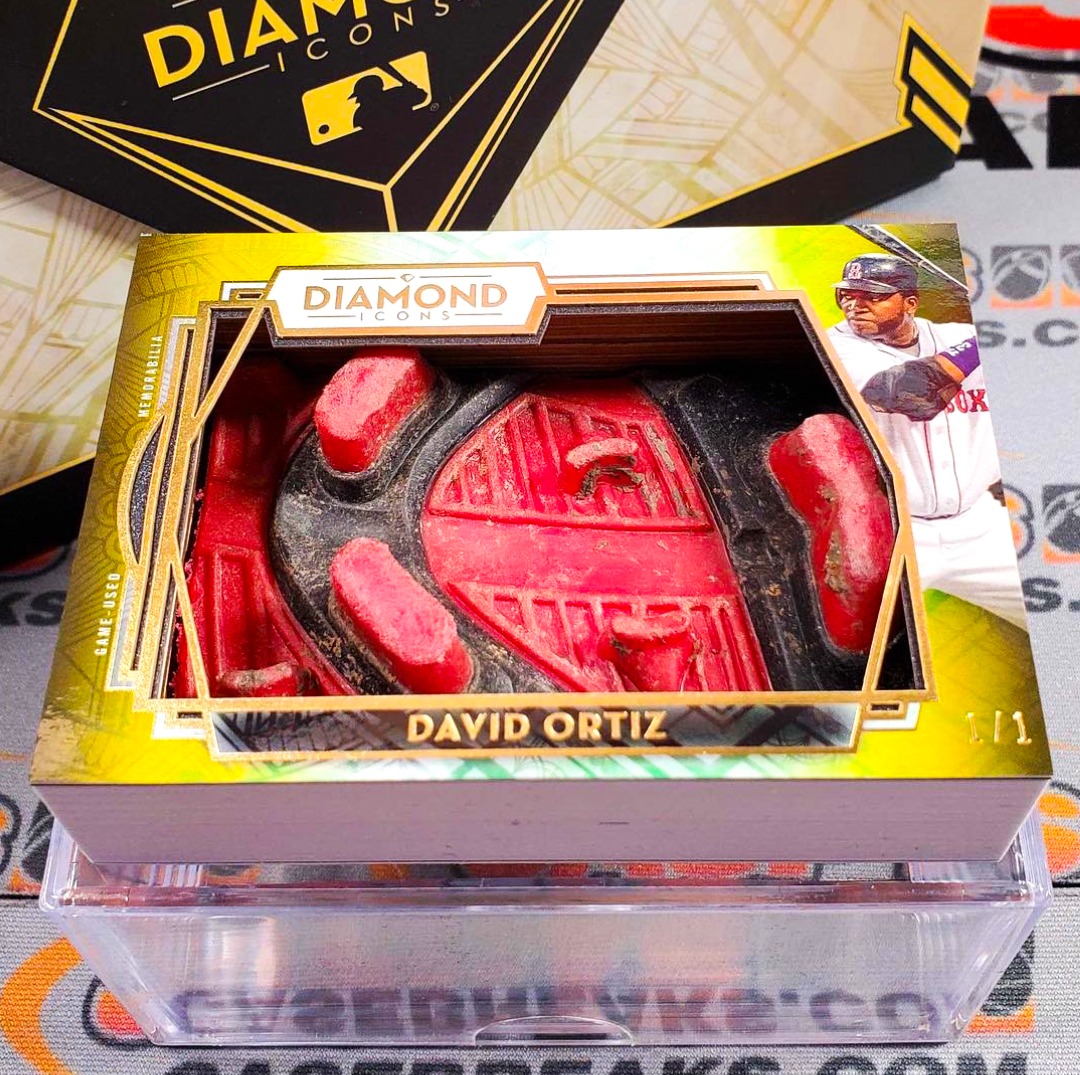 David Ortiz wore the cleat in this 1-of-1 trading card 😱 (via