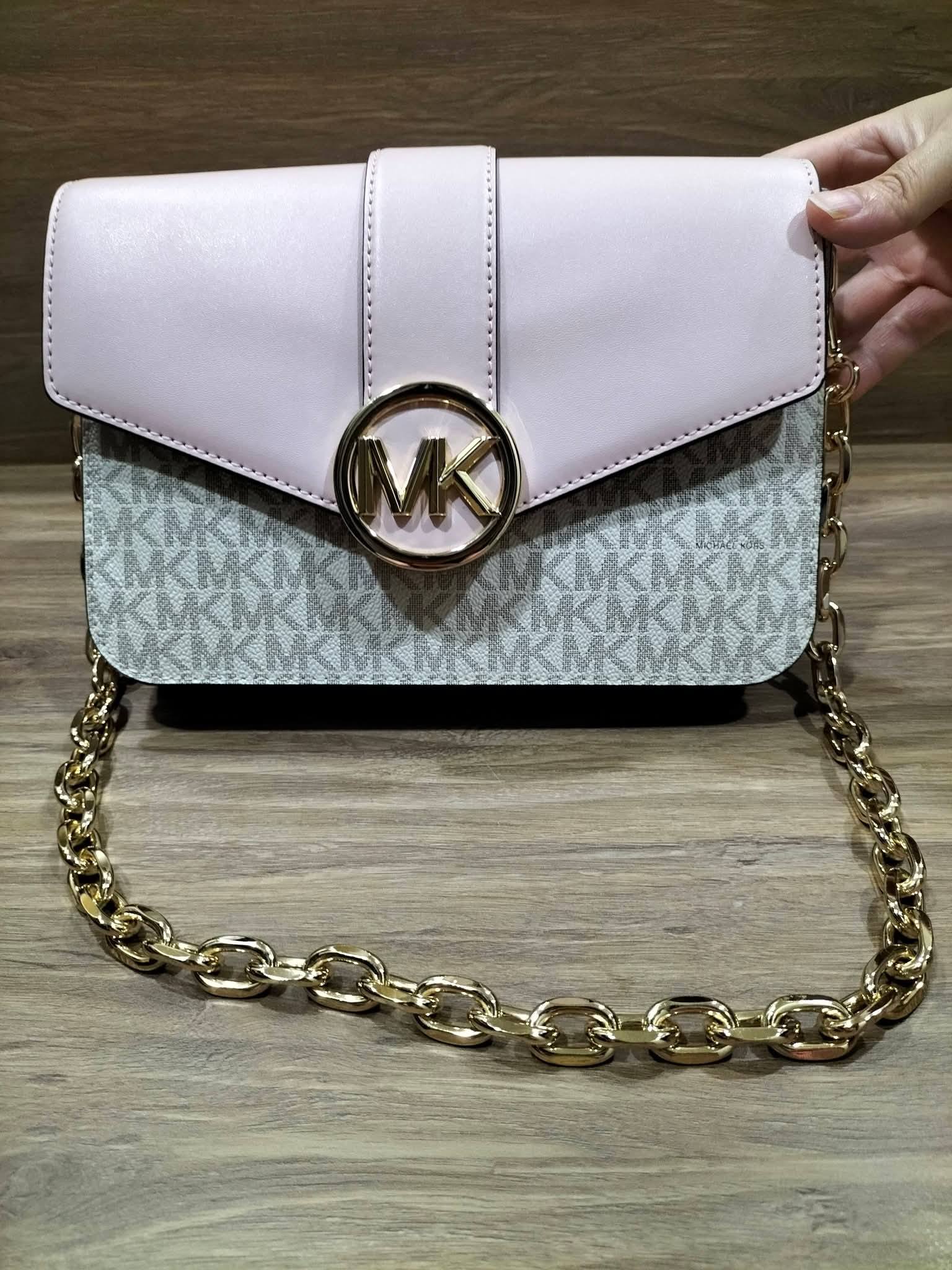 ✨ 忍痛割爱· 近全新MK 包包出让?