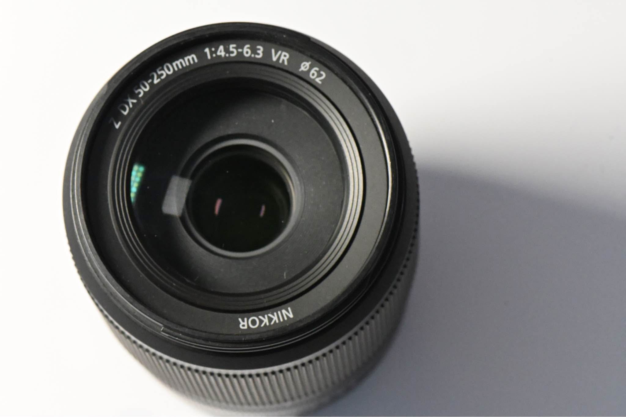 Продајем објектив KIT Nikkor Z DX 50-250 4.5-6.3, објектив је у 