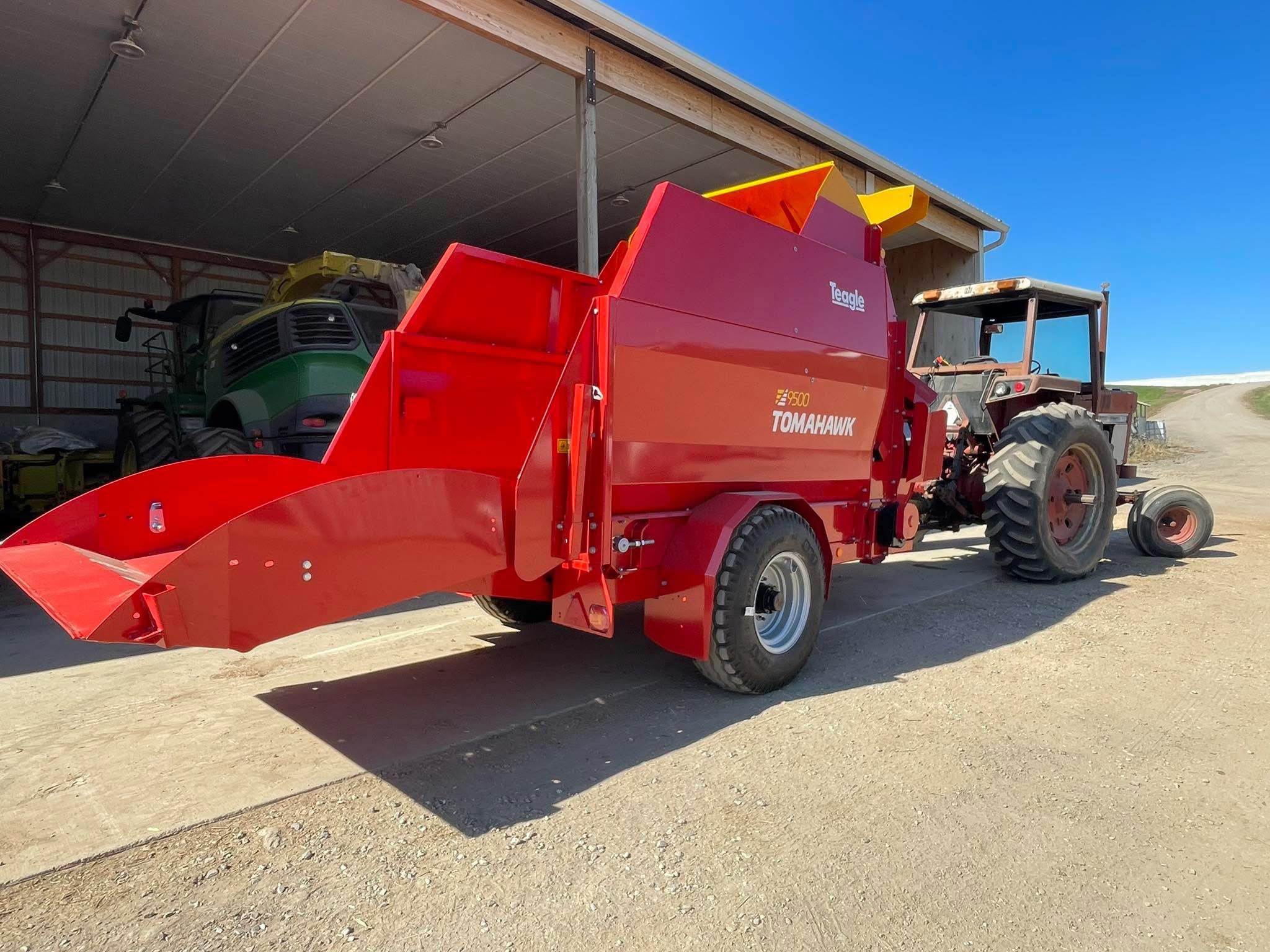 Make beautiful bales every time with the McHale V6750 Variable Chamber ...