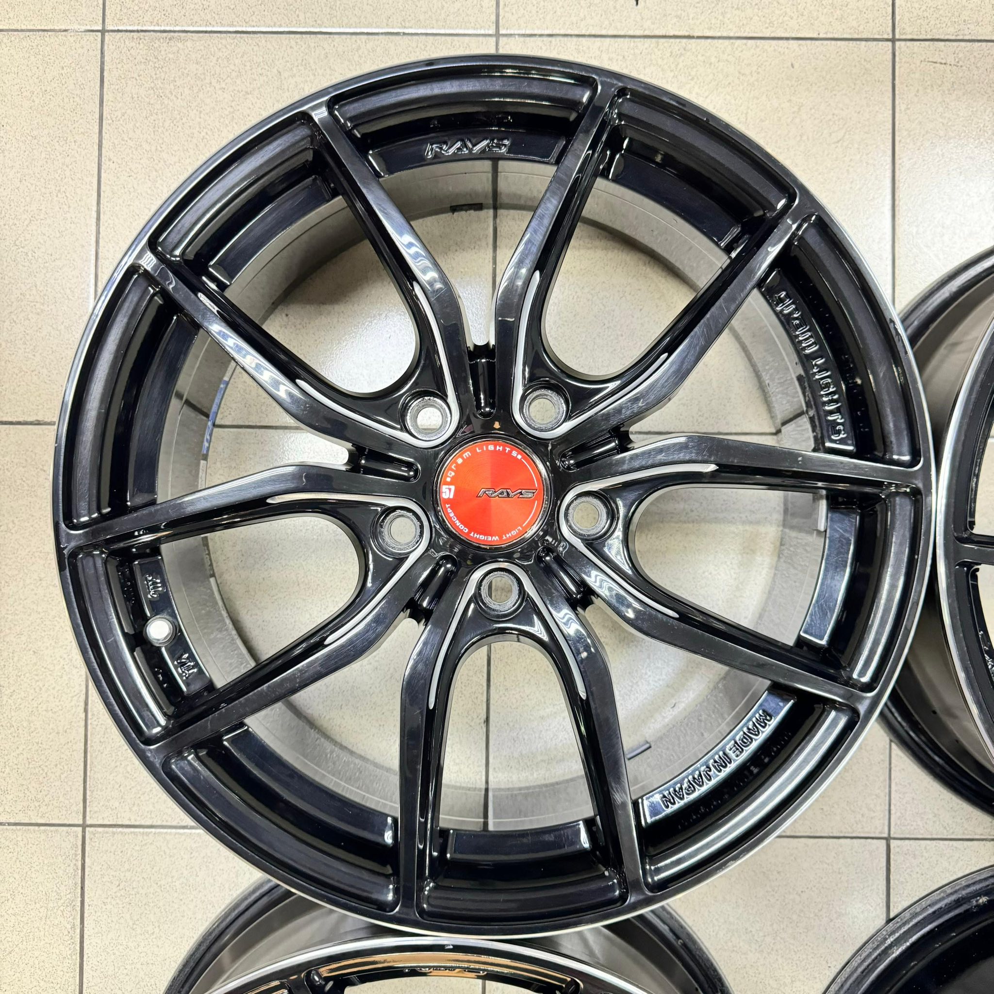 Rim Japan For Sell 17 ”? Model - Rays GramLights 57FXX Size - 17 