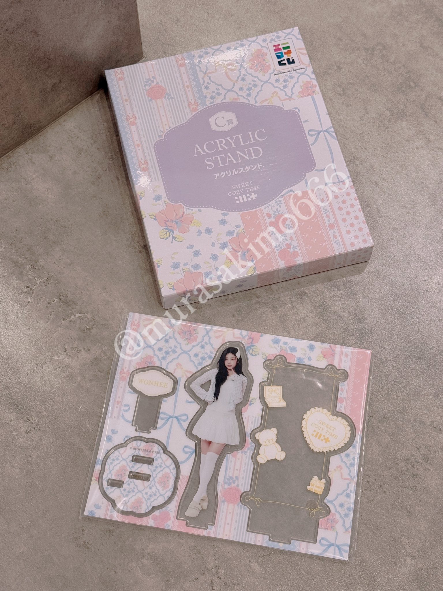 ILLIT - Kpop - Sweet Cozy Time - Wonhee Acrylic Stand - Super Rare