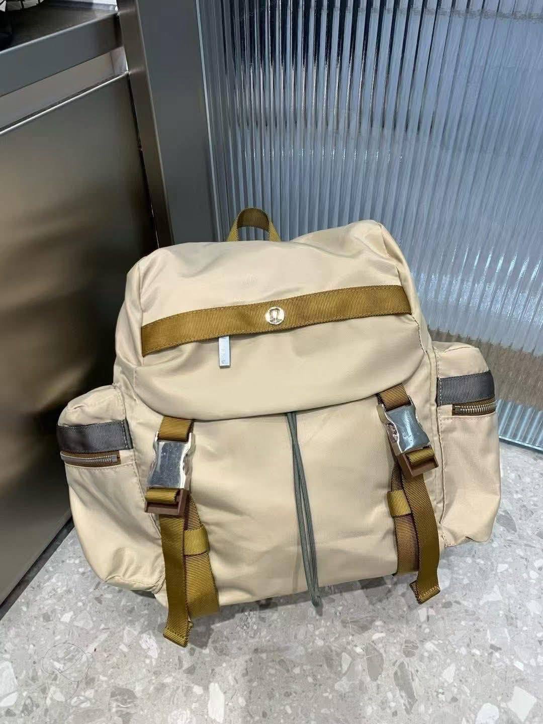 patagonia 40l duffel Black Hole® – Worn Wear® Is the Talon™ 44 Carrying options include the BTFP color:Navy Corduroy (燈芯絨)深藍