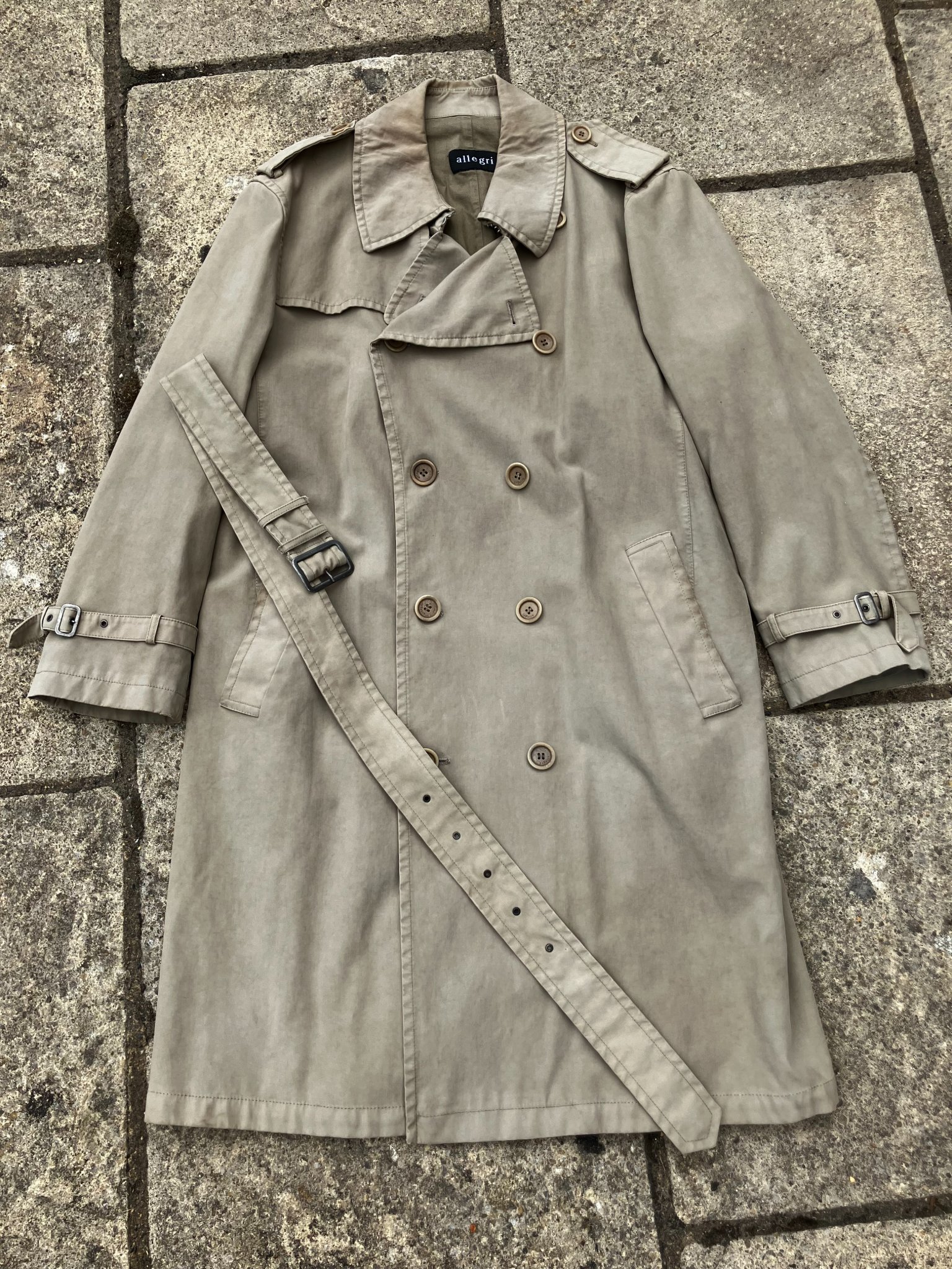 This classic styled designer trenchcoat is designed by Italian  display picture 1