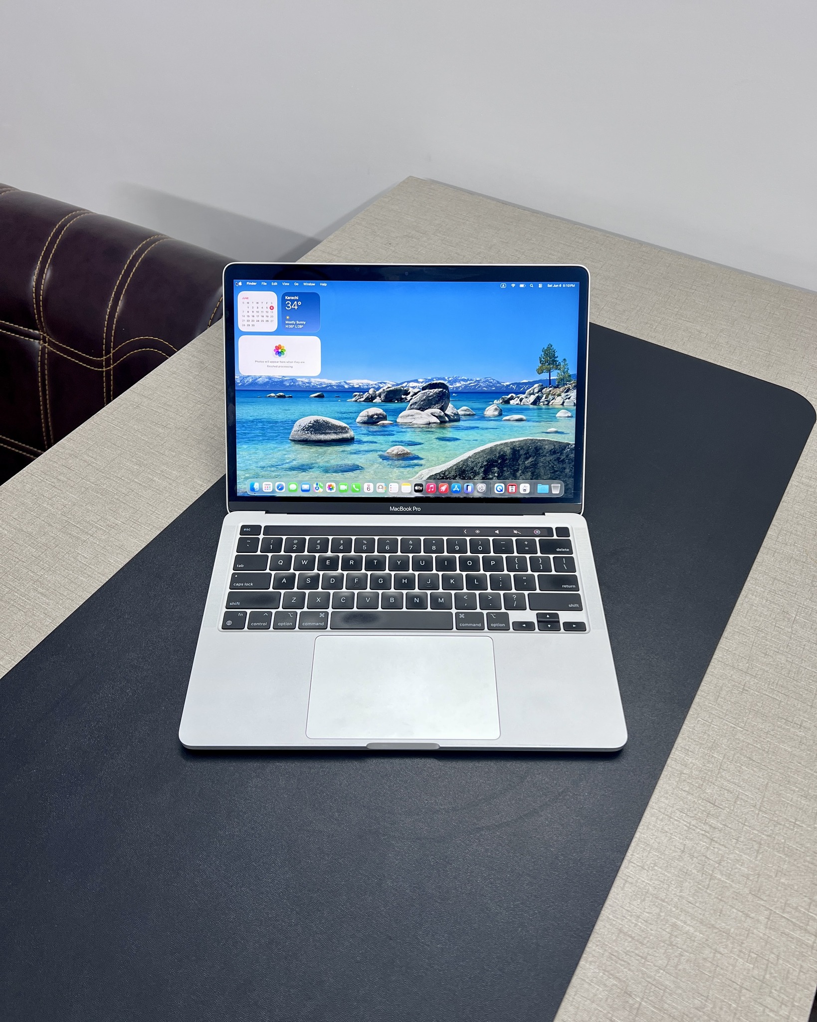  MacBook Pro 2020 - Model No. A2338 - Screen Size 13.3 inches 