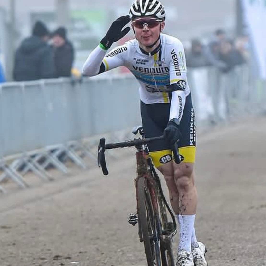Top top , Brent neemt de derde plaats op 2 seconden van de winnaar op ...