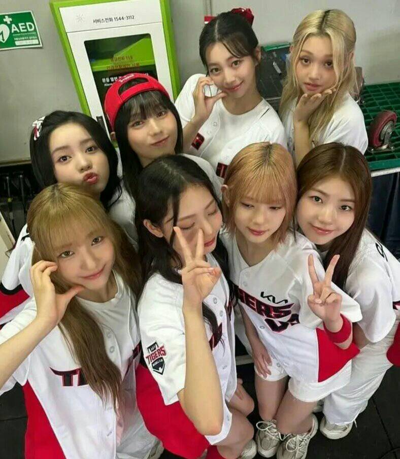 I know it's exhausting but vote unis on IDOL CHAMP! we have a
