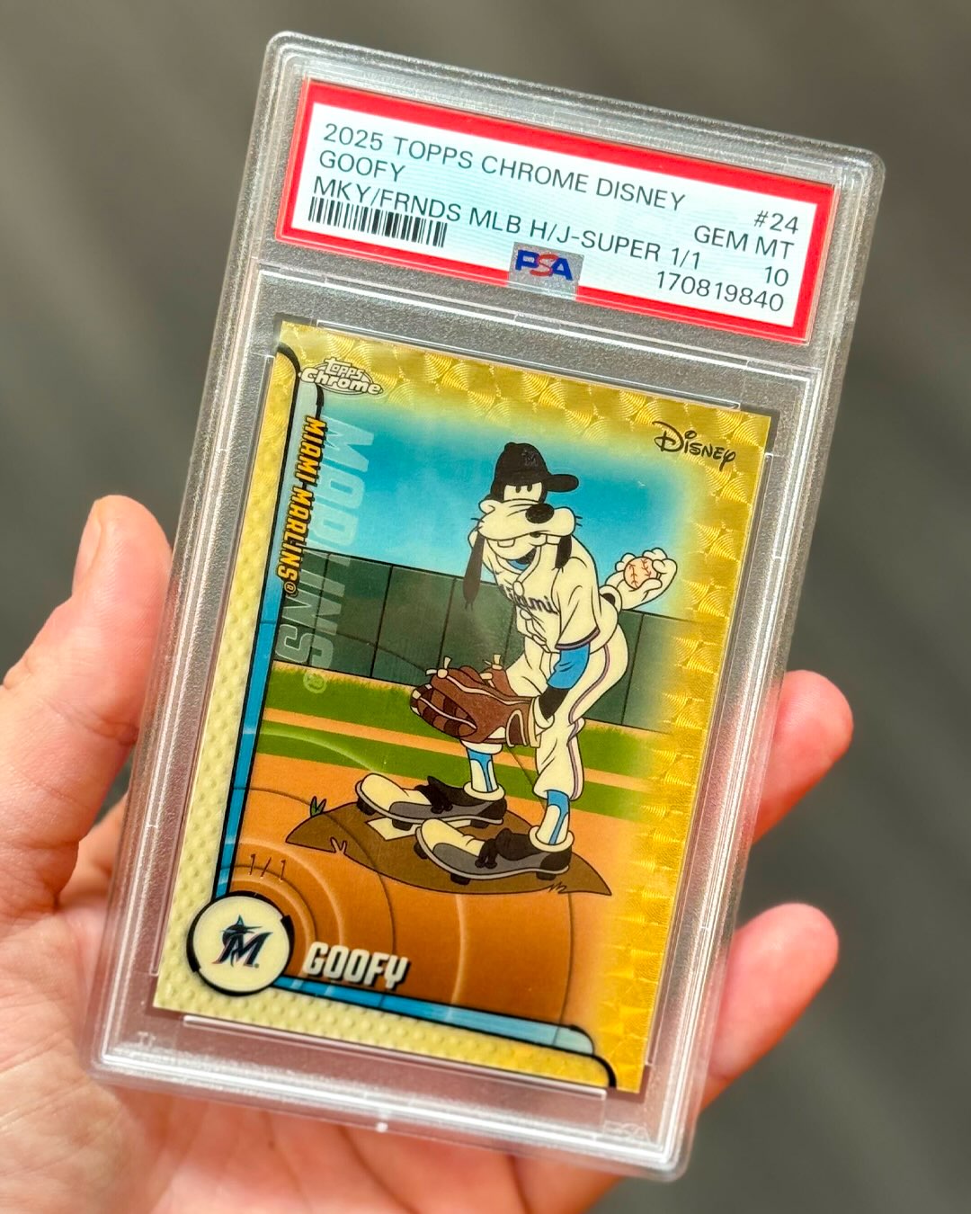 Goofy has a 1-of-1 trading card with the Miami Marlins 😱