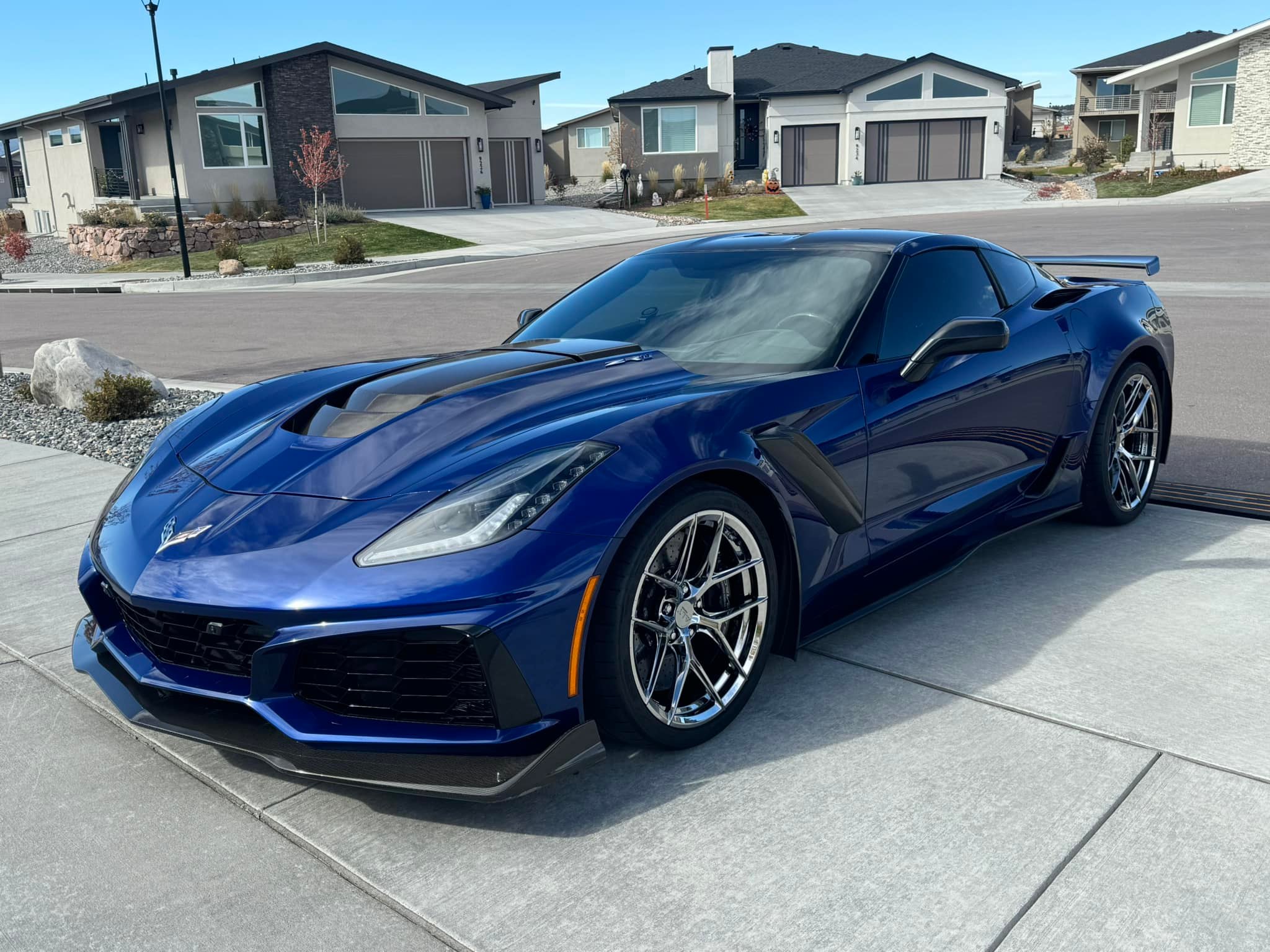 Black Chevrolet C6 Z06 Corvette - CF5 Wheels