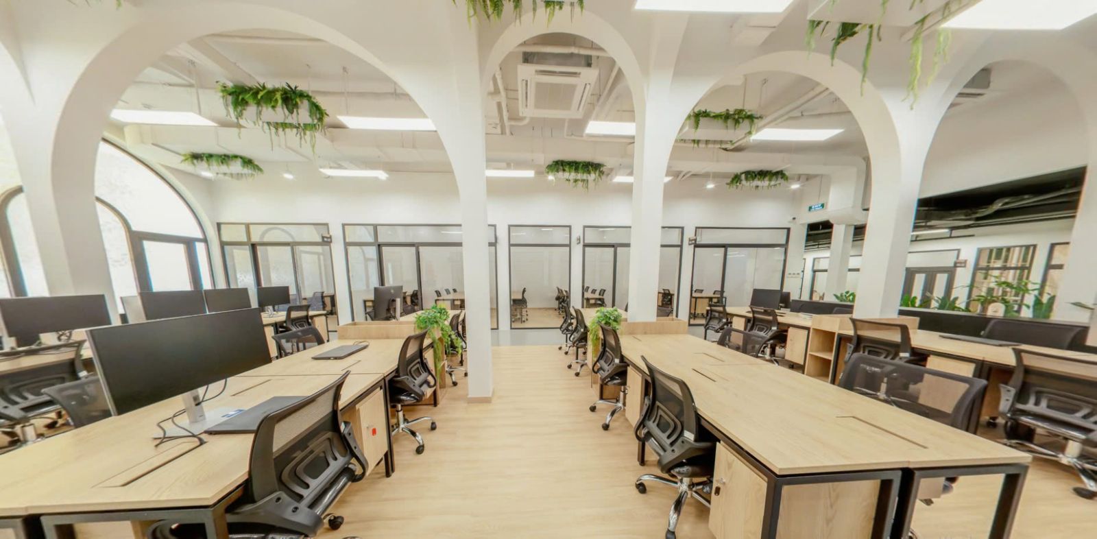 TINI Coworking - Theo xu thế của sự hiện đại, linh hoạt và... | Facebook