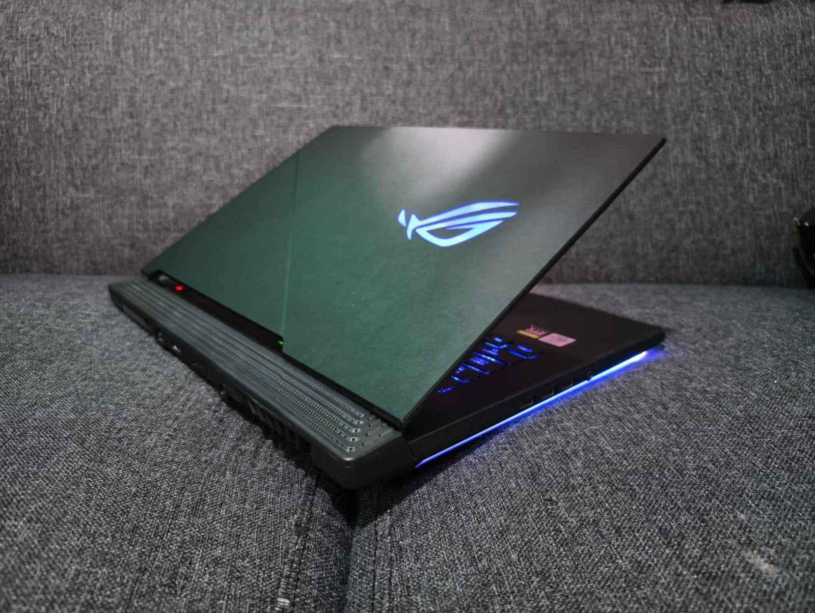 Asus ROG Strix G532L Intel core i9-10980HK Nvidia RTX 2070 Super 