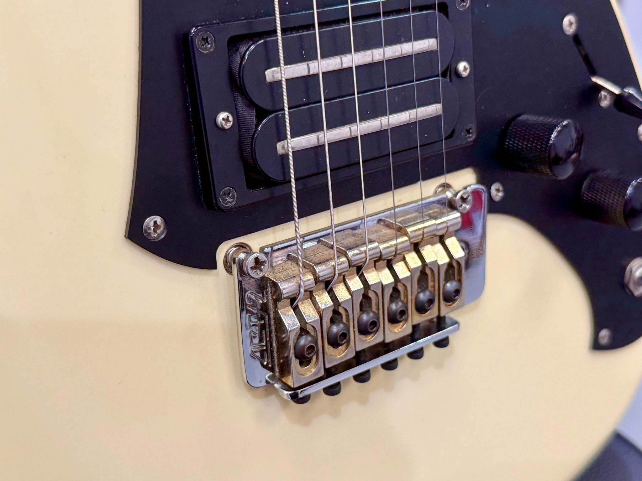 🌟 VINTAGE 1980's 🌟 Aria Pro II RS Wildcat III Old English White