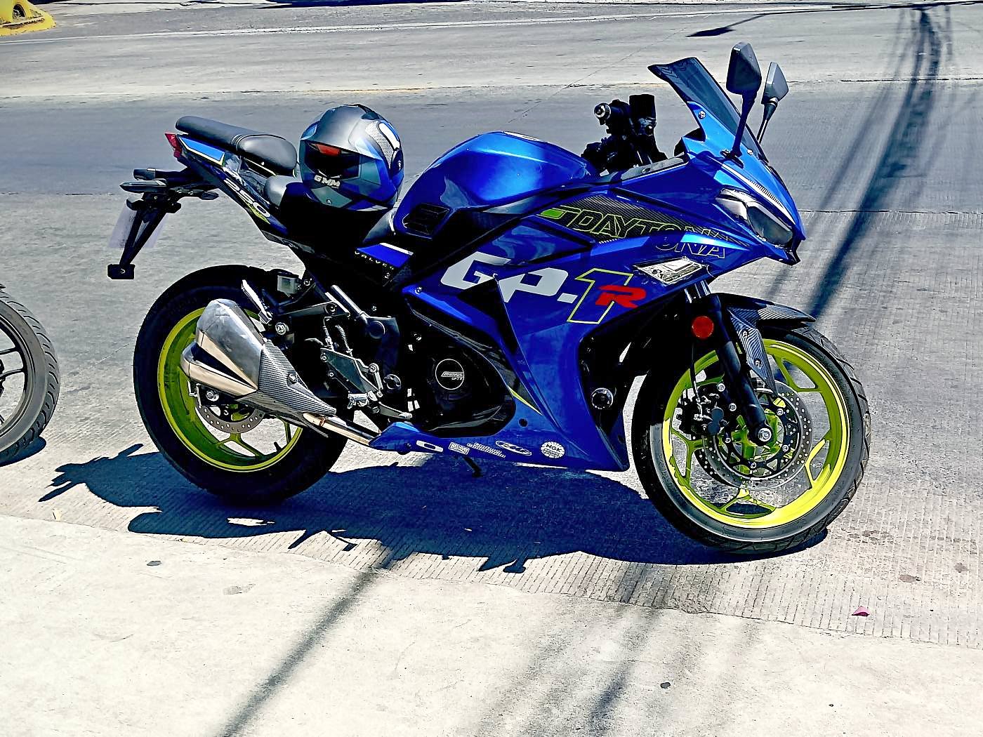 Vendo por motivo de Viaje DAYTONA GP1 R año 2025 a toda prueba ...