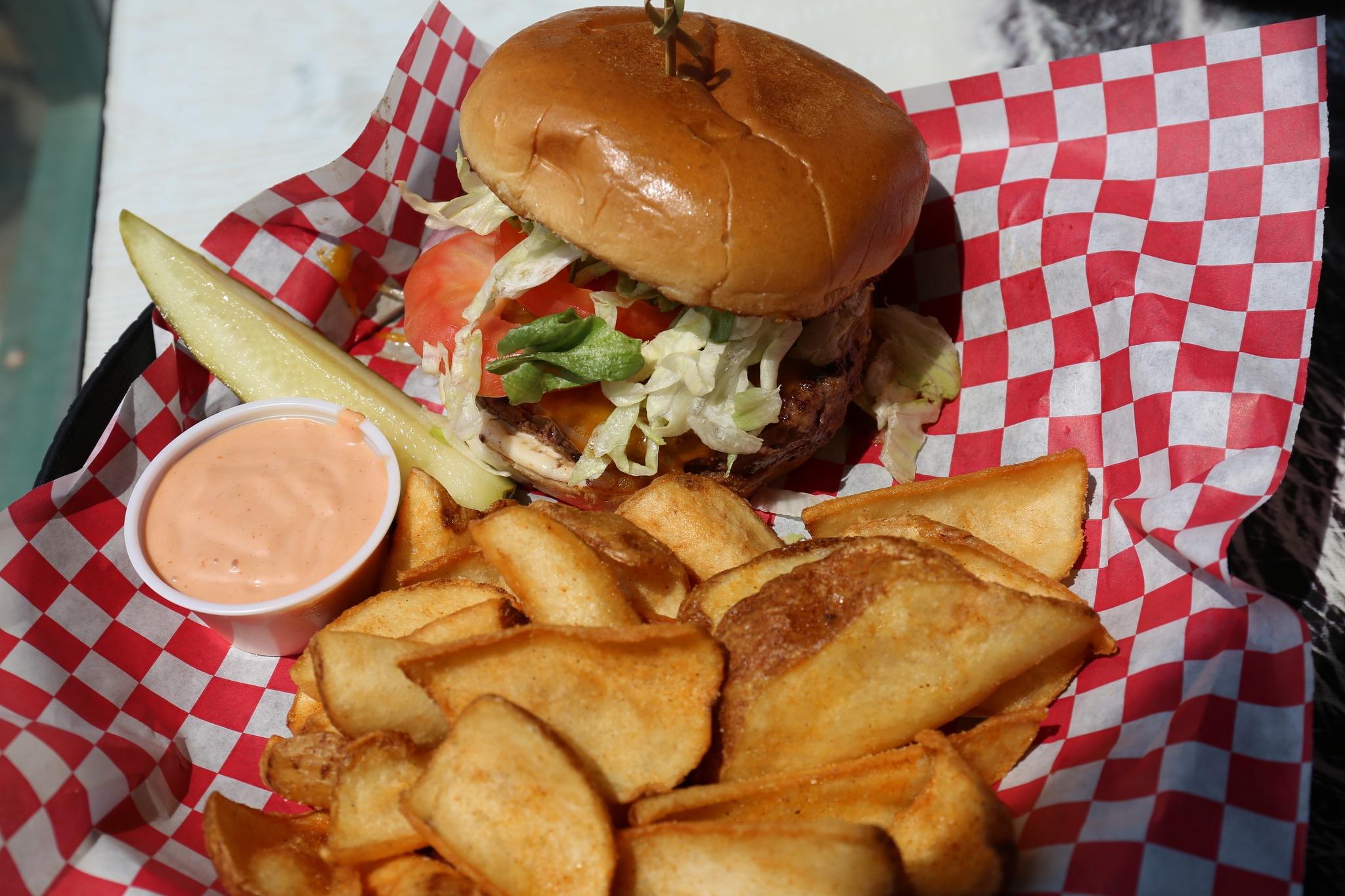 🍔 Monday Special: Grab our delicious... - Canyons Edge Pub