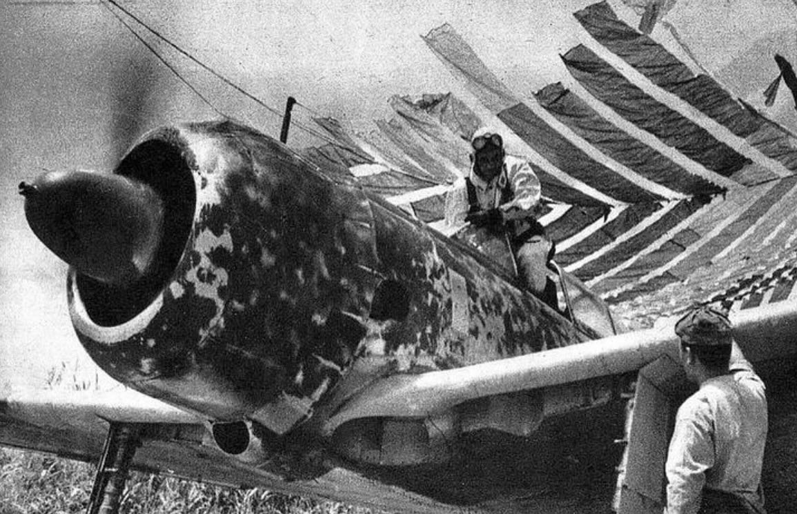 Nakajima Ki-84, Nakajima Ki-43 fighter planes on an Imperial