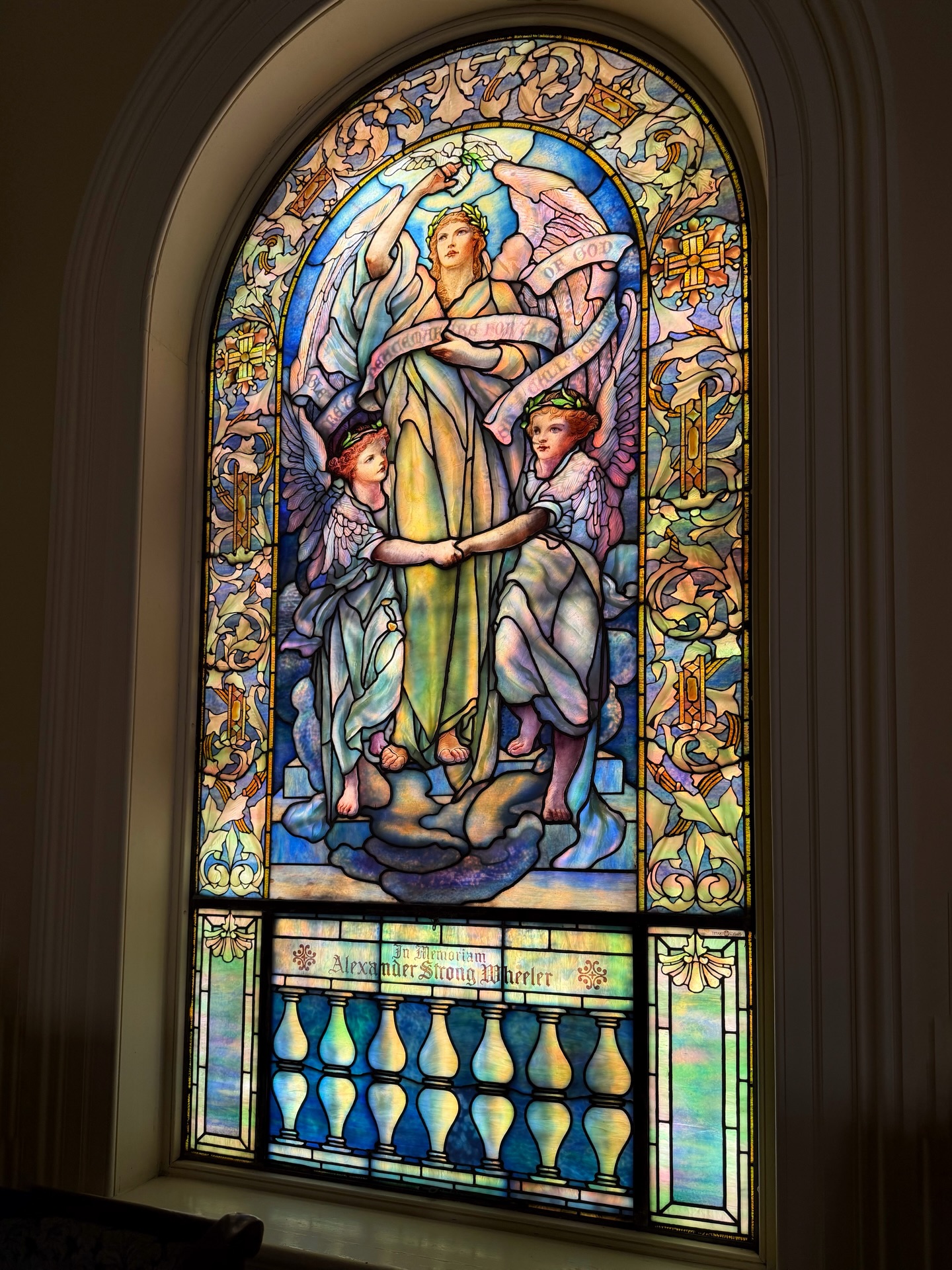 アーリントンストリート教会 ヴィンテージステンドグラス ルイス・C・ティファニー Boston's Arlington Street Church homes world's largest Tiffany